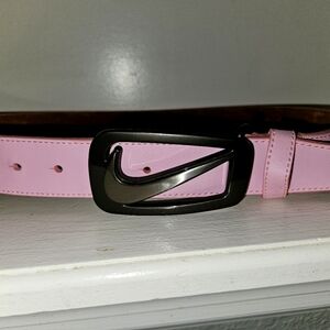 Nike Golf Belt Womens Size 32 Pink Leather Grip Tech Silver Tone Swoosh Buckle